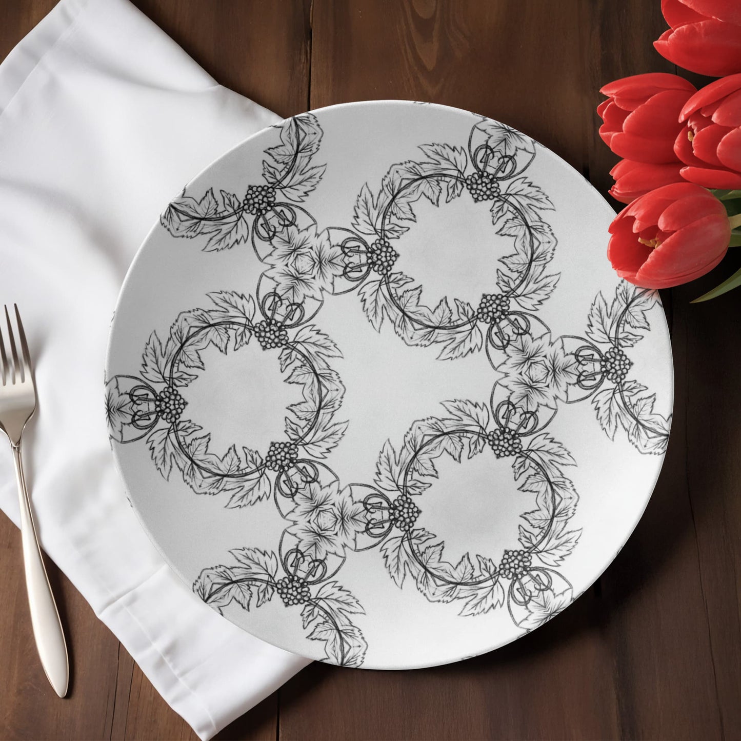 The Grape Wreaths 10" Plate