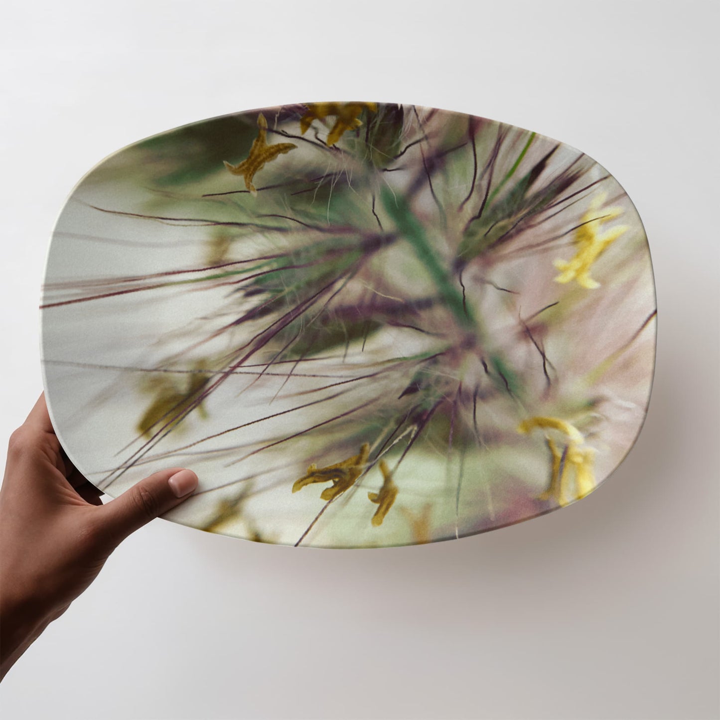 Serving Plater with image of close up of a foxtail plant