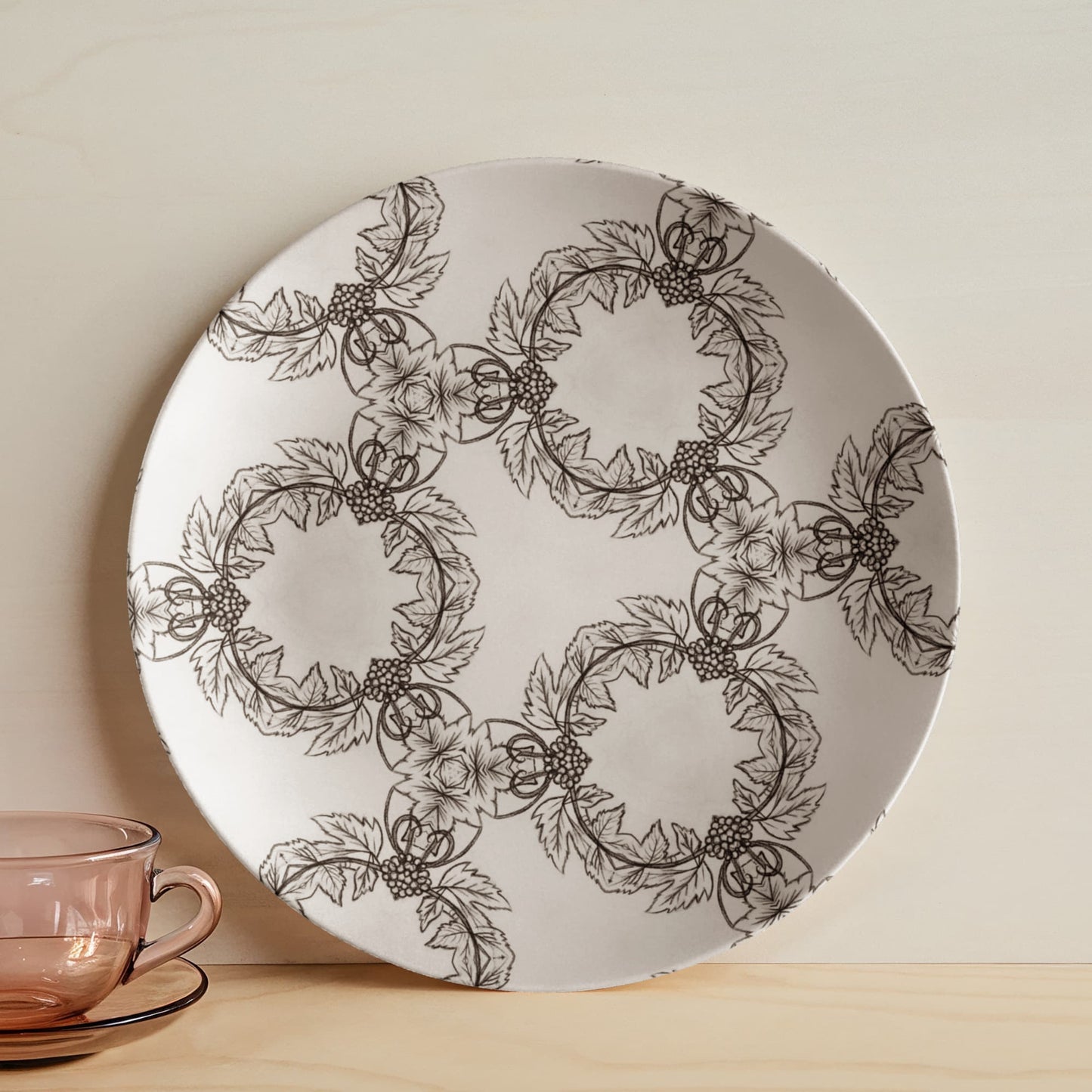 The Grape Wreaths 10" Plate